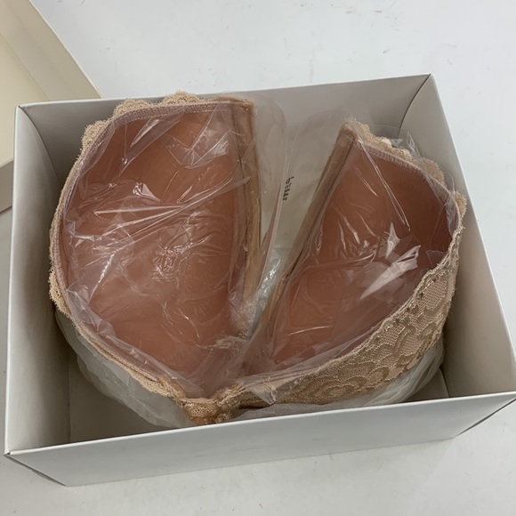 Strapless Backless Bra with body adhesive  Nude Lace Padded Size C Cup Underwire - Picture 9 of 10